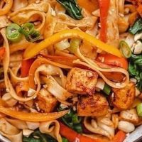 macarrao-com-molho-de-amendoim